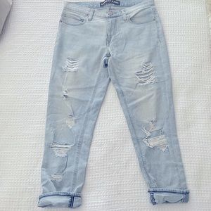 Faded, mid rise, light wash jeans!!